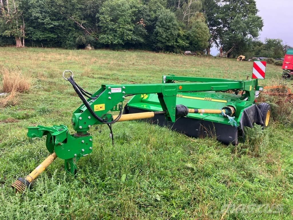 John Deere 1365 ماكينات جز العشب