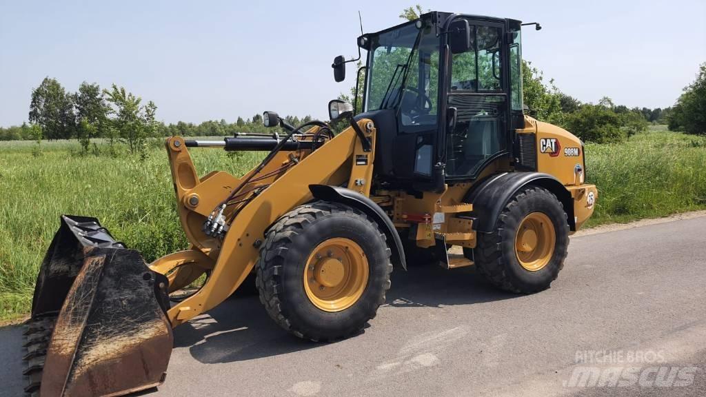 CAT 908M لوادر بعجل