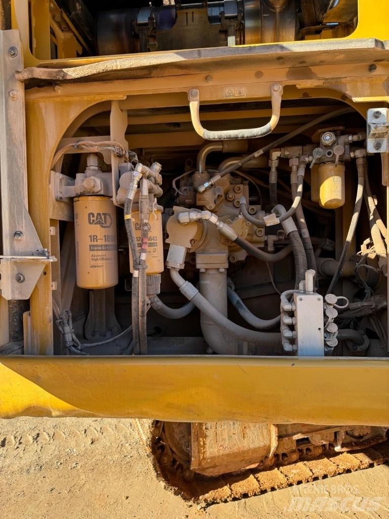 CAT 336 EL حفارات زحافة