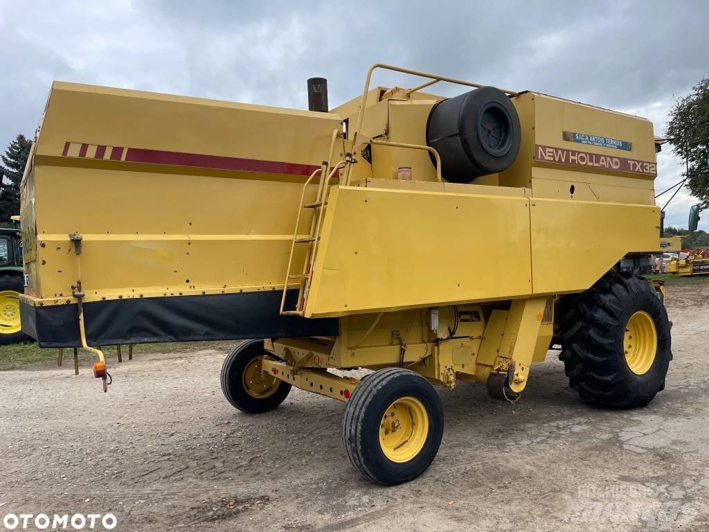 New Holland TX 32 حصادات