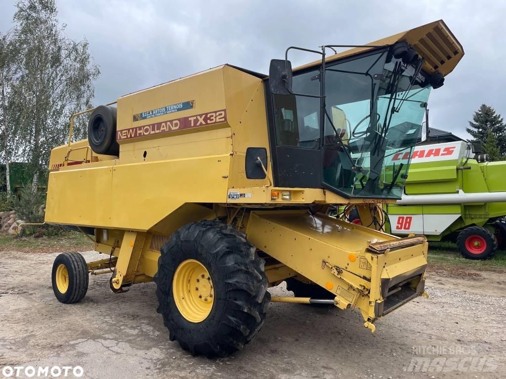 New Holland TX 32 حصادات