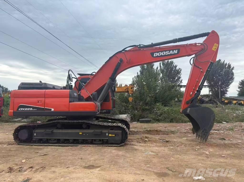 Doosan DX 225 حفارات زحافة