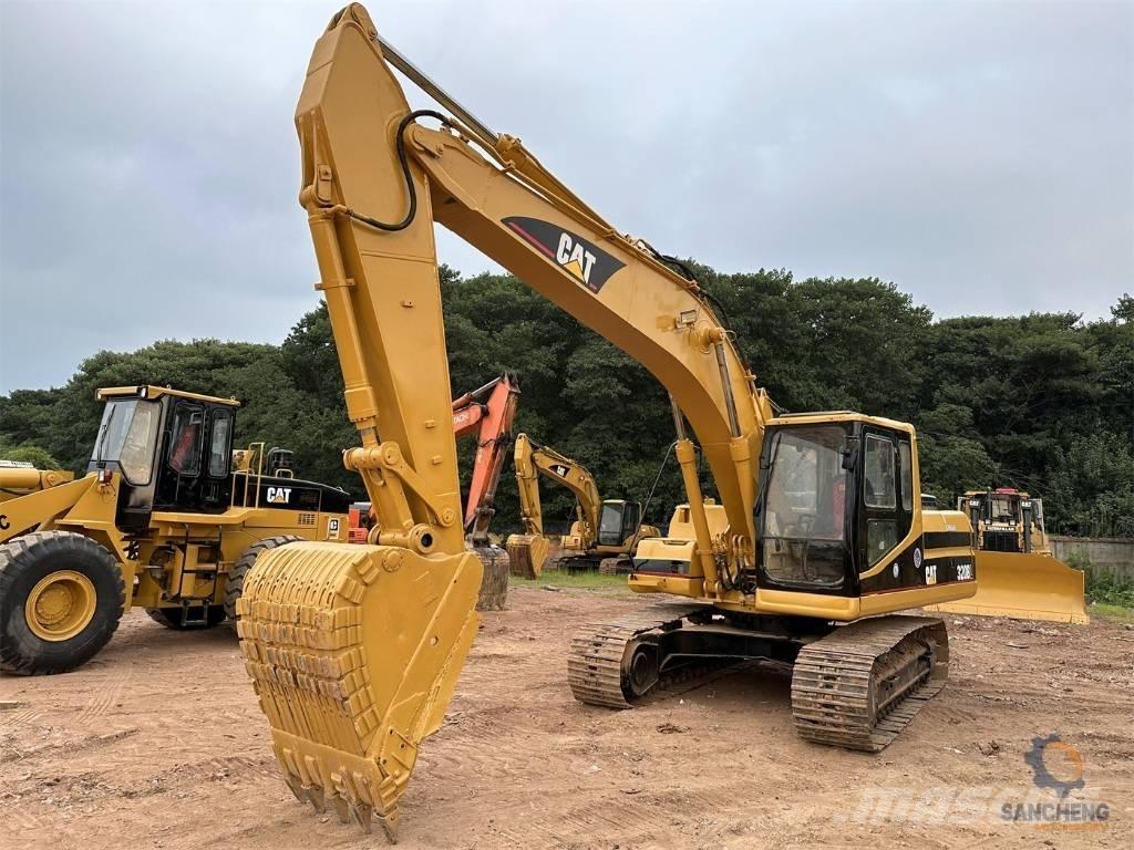 CAT 320BL حفارات زحافة