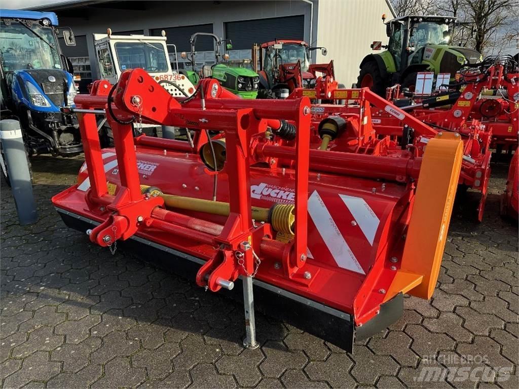 Dücker UM 27 HV G7 معدات أخرى لحصاد العلف