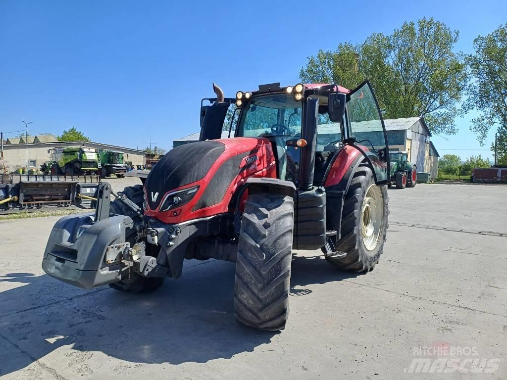 Valtra T 234 A الجرارات