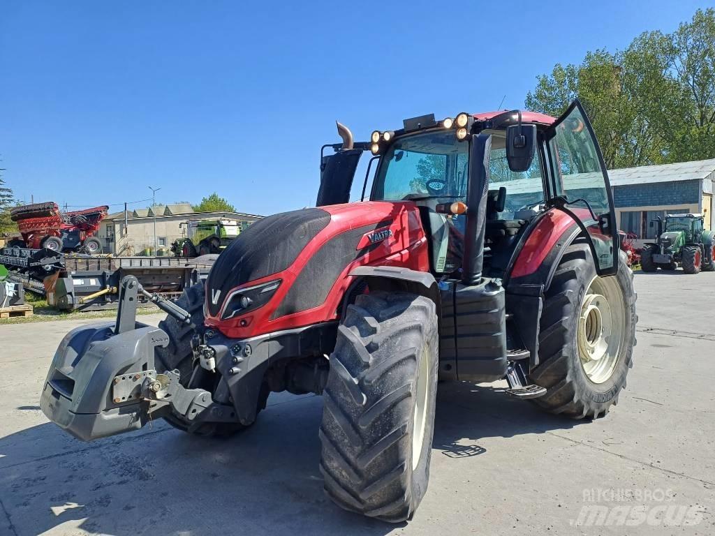 Valtra T 234 A الجرارات