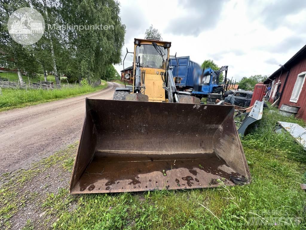 Volvo BM 4300 لوادر بعجل