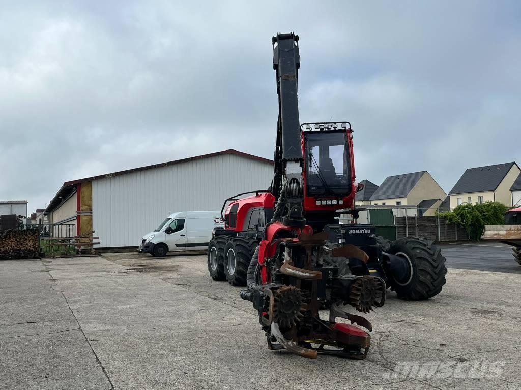 Komatsu 931 XC حصادات