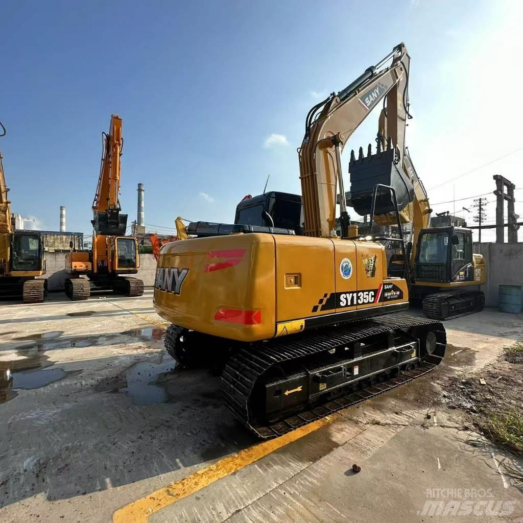 Sany SY 135 C حفارات زحافة