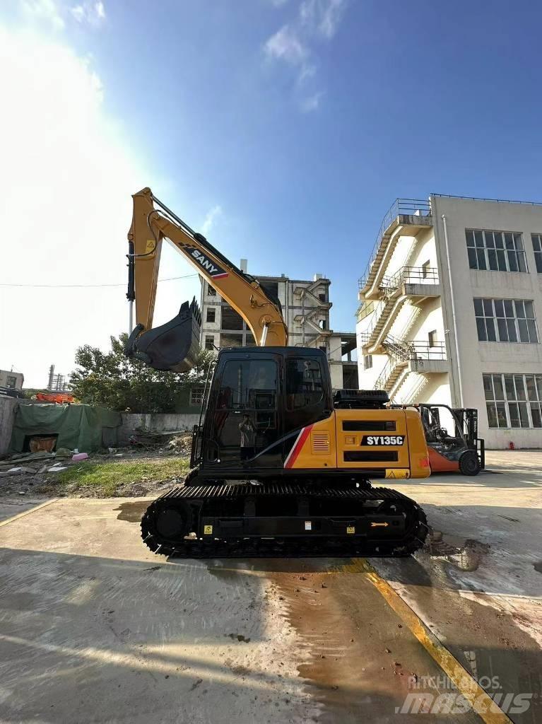 Sany SY 135 C حفارات زحافة