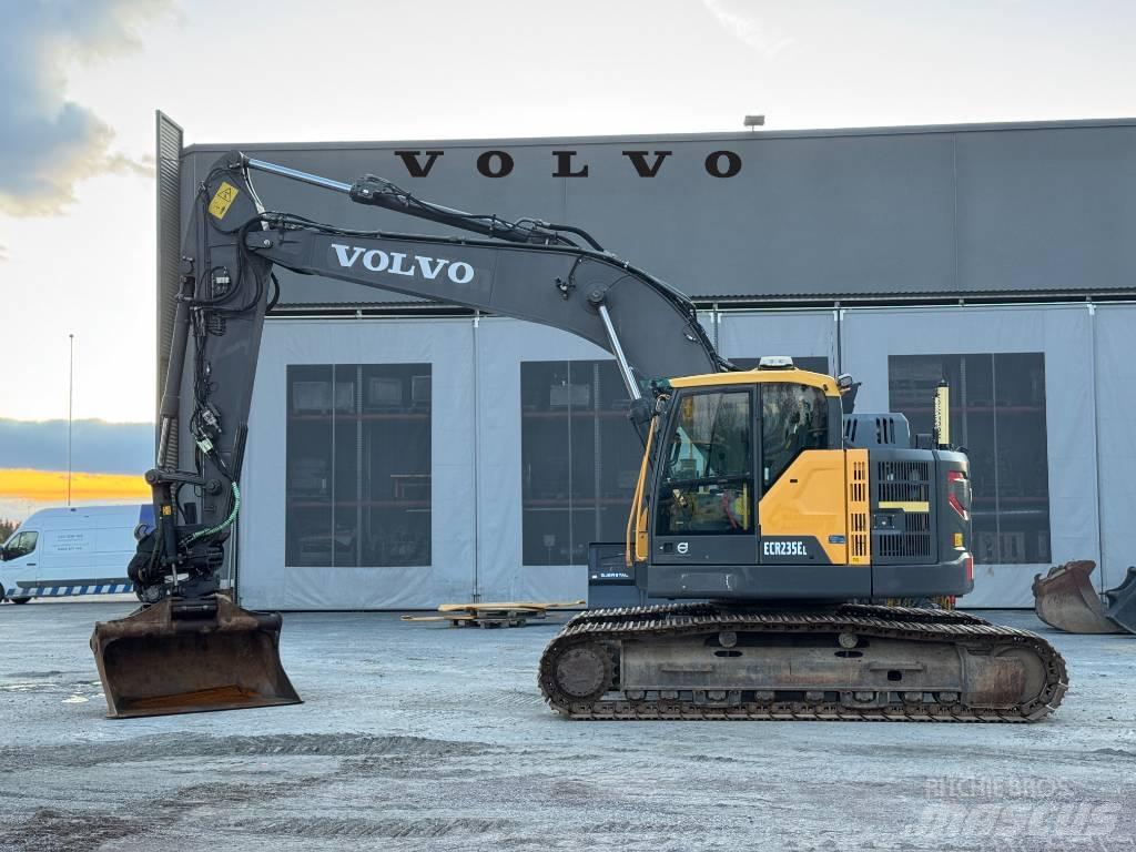 Volvo ECR 235 EL حفارات زحافة