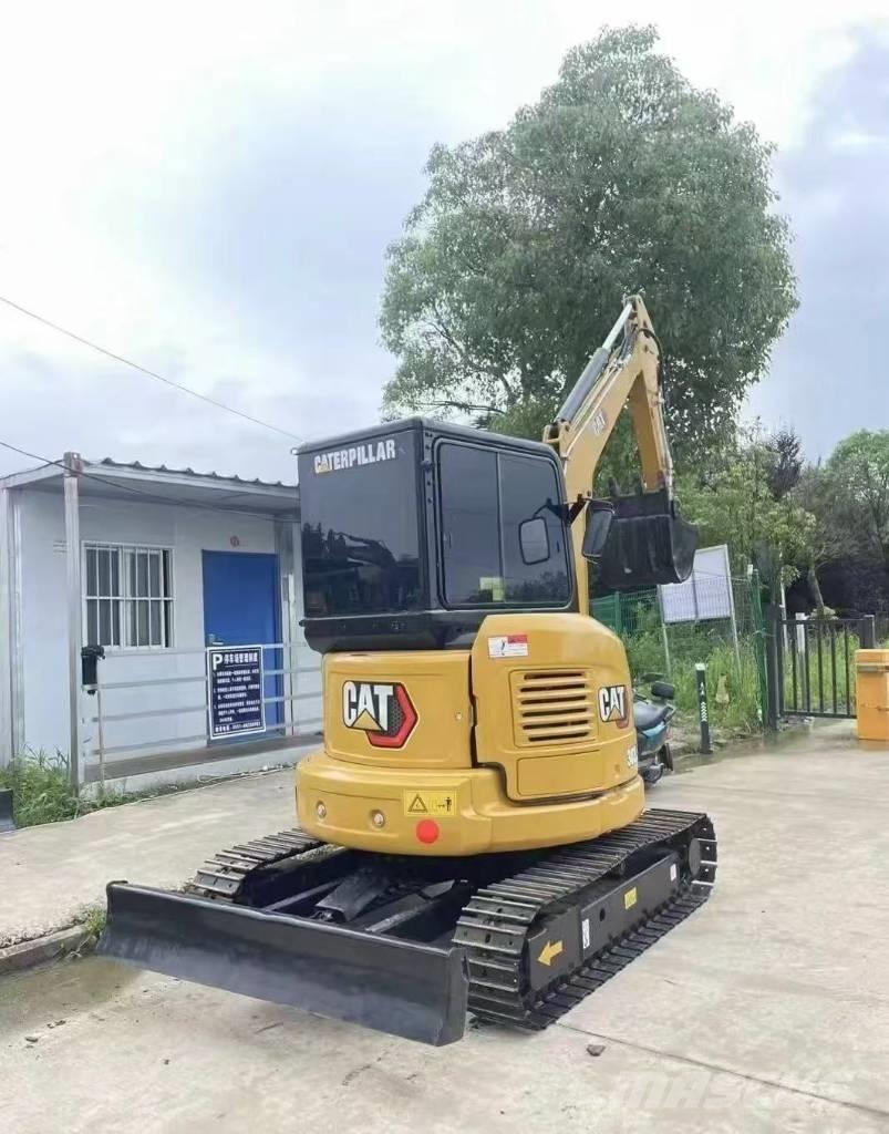 CAT 303.5 حفارات زحافة