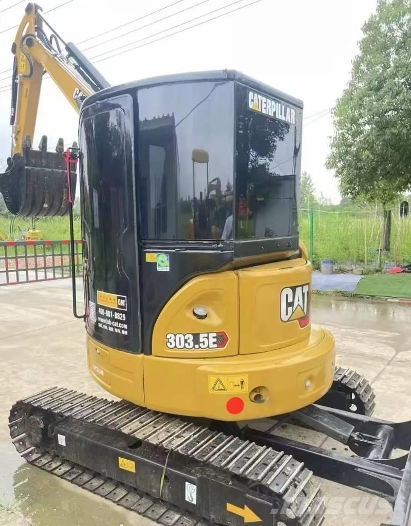 CAT 303.5 حفارات زحافة