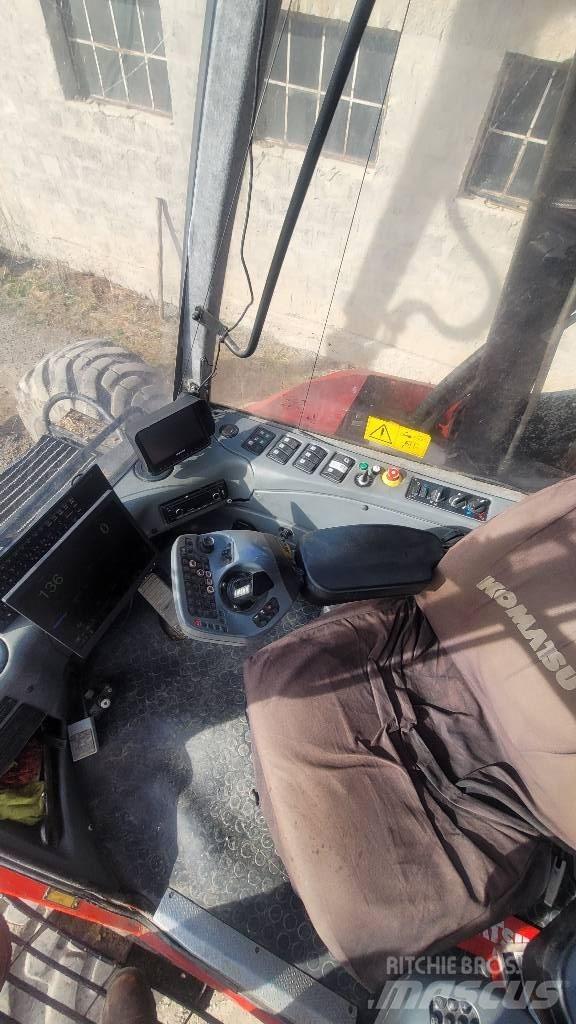 Komatsu 941.1 حصادات