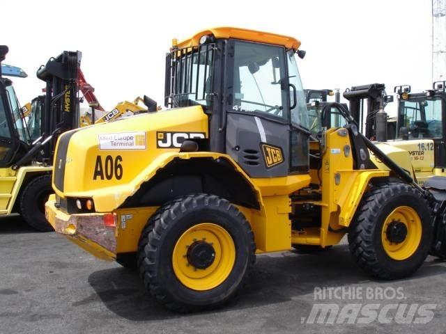 JCB 411 HT لوادر بعجل