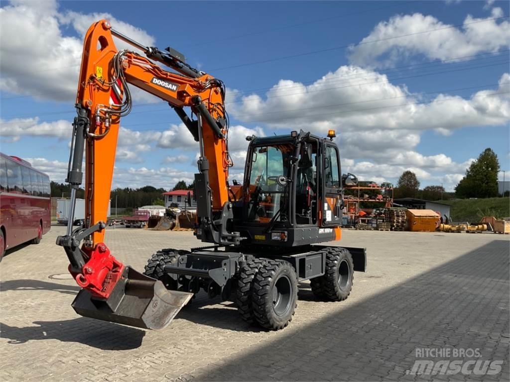 Doosan DX100W-7 حفارات بعجل