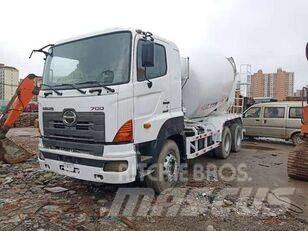 Hino 700 شاحنات خرسانة