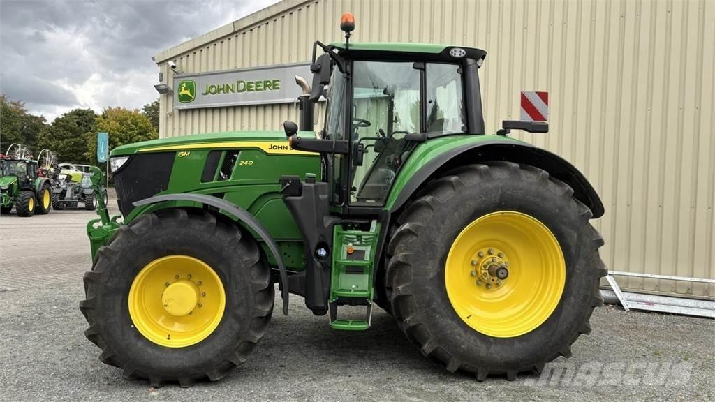 John Deere 6M 240 الجرارات