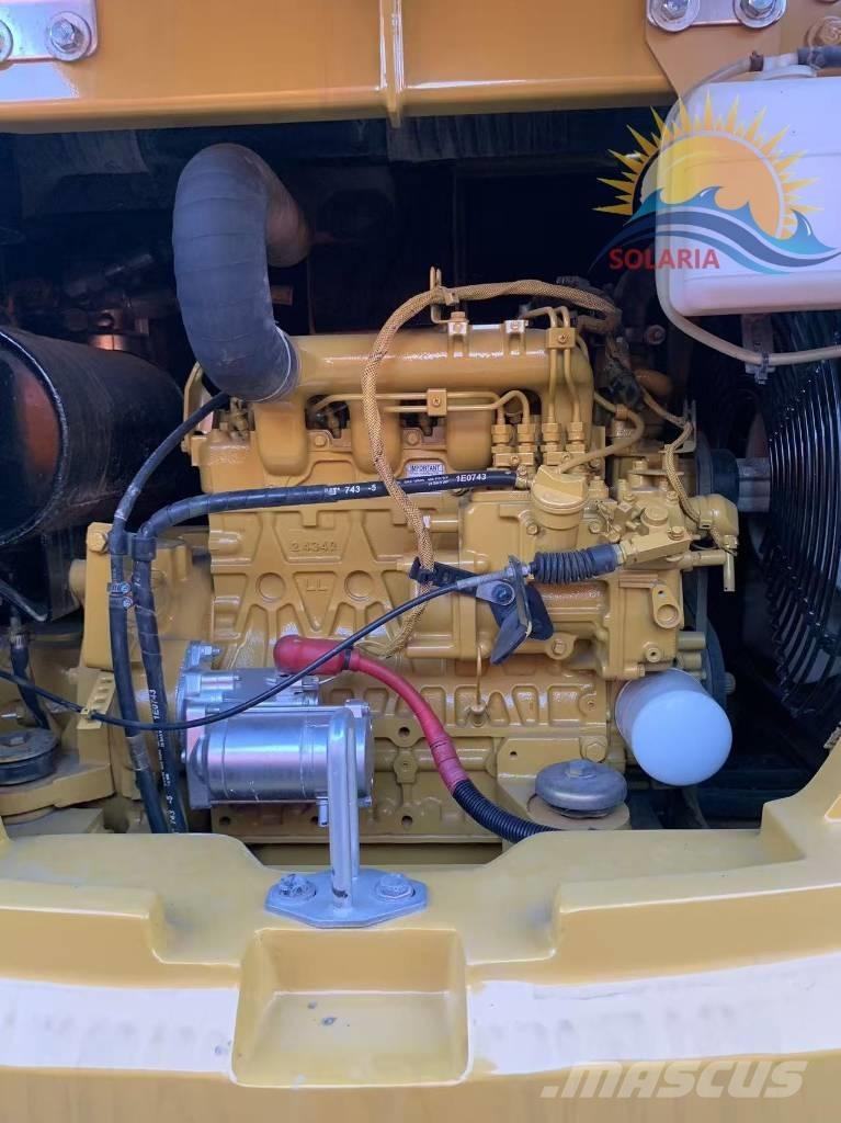 CAT 305.5 E2 حفارات زحافة