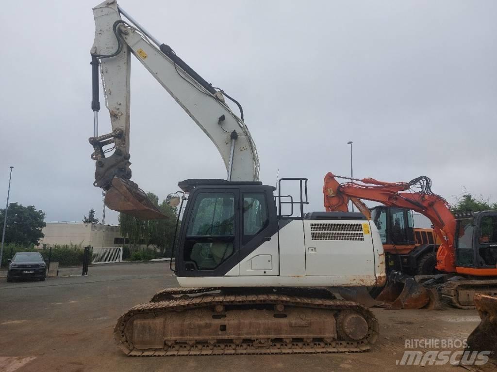 CASE CX 210 D حفارات زحافة