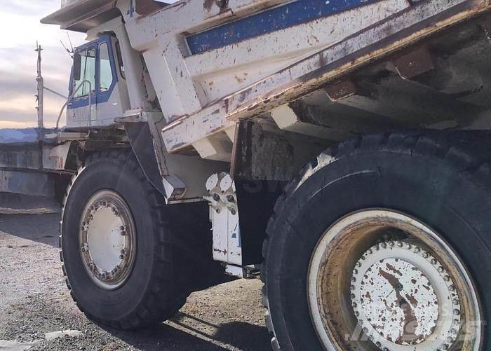 Komatsu HD985 - عربات نقل قلابة للمواقع