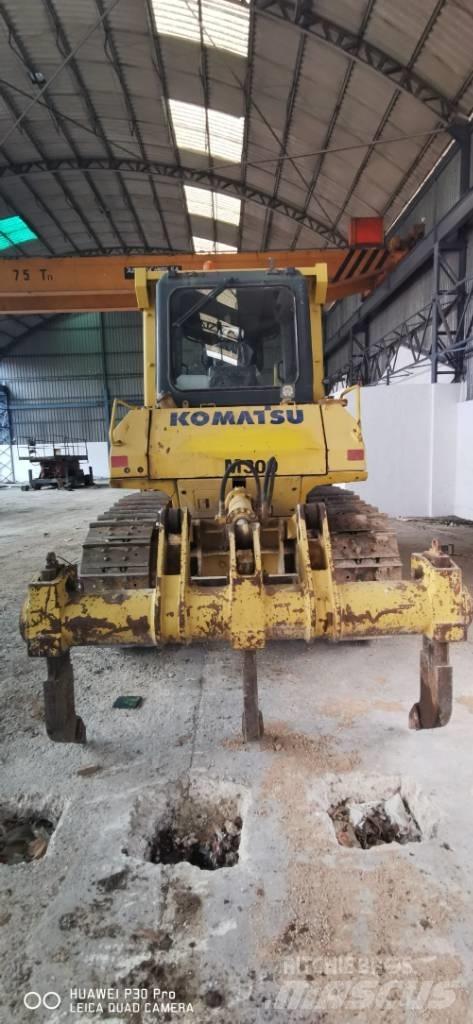 Komatsu DX 65 بلدوزرات مجنزرة