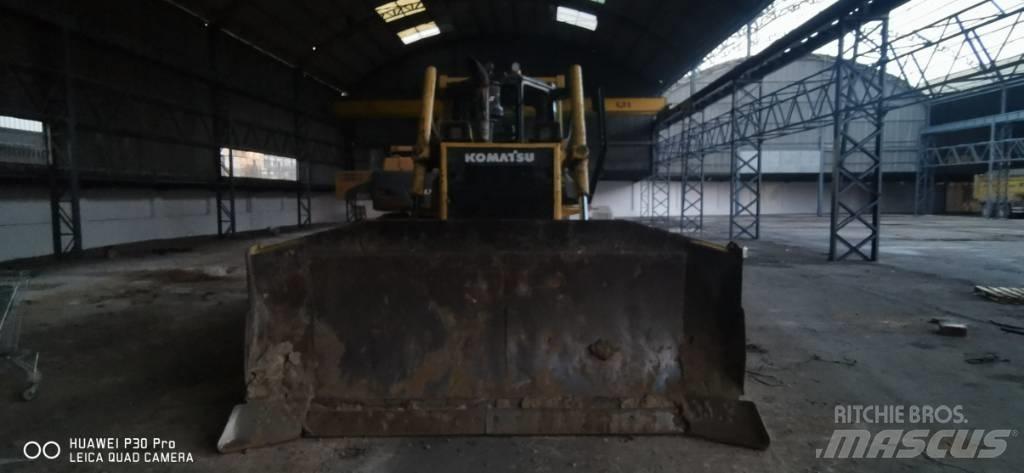 Komatsu DX 65 بلدوزرات مجنزرة