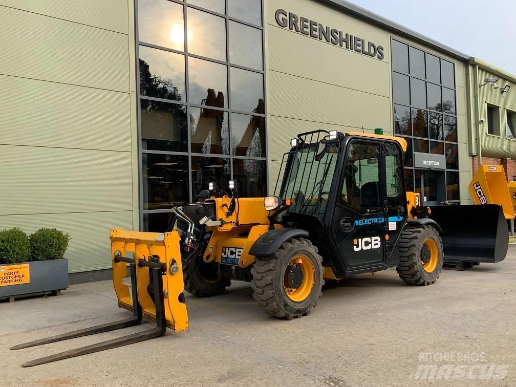JCB 525-60 E مناولات متداخلة