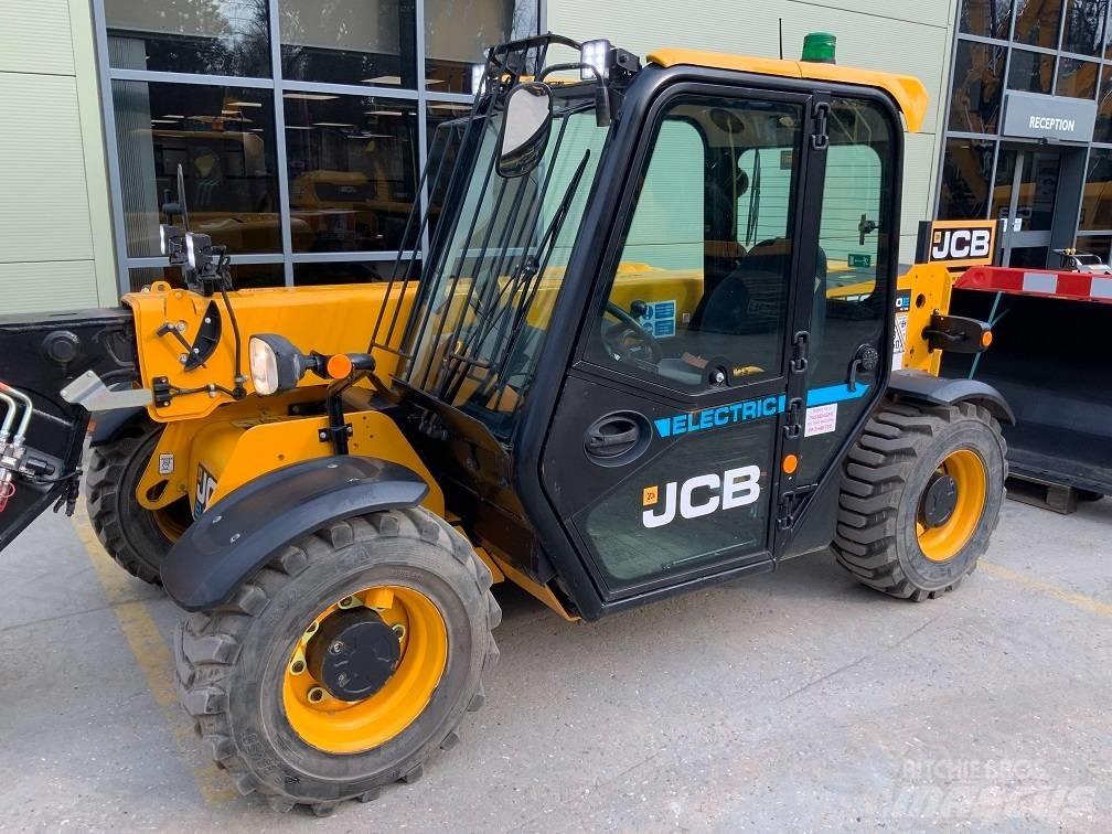 JCB 525-60 E مناولات متداخلة