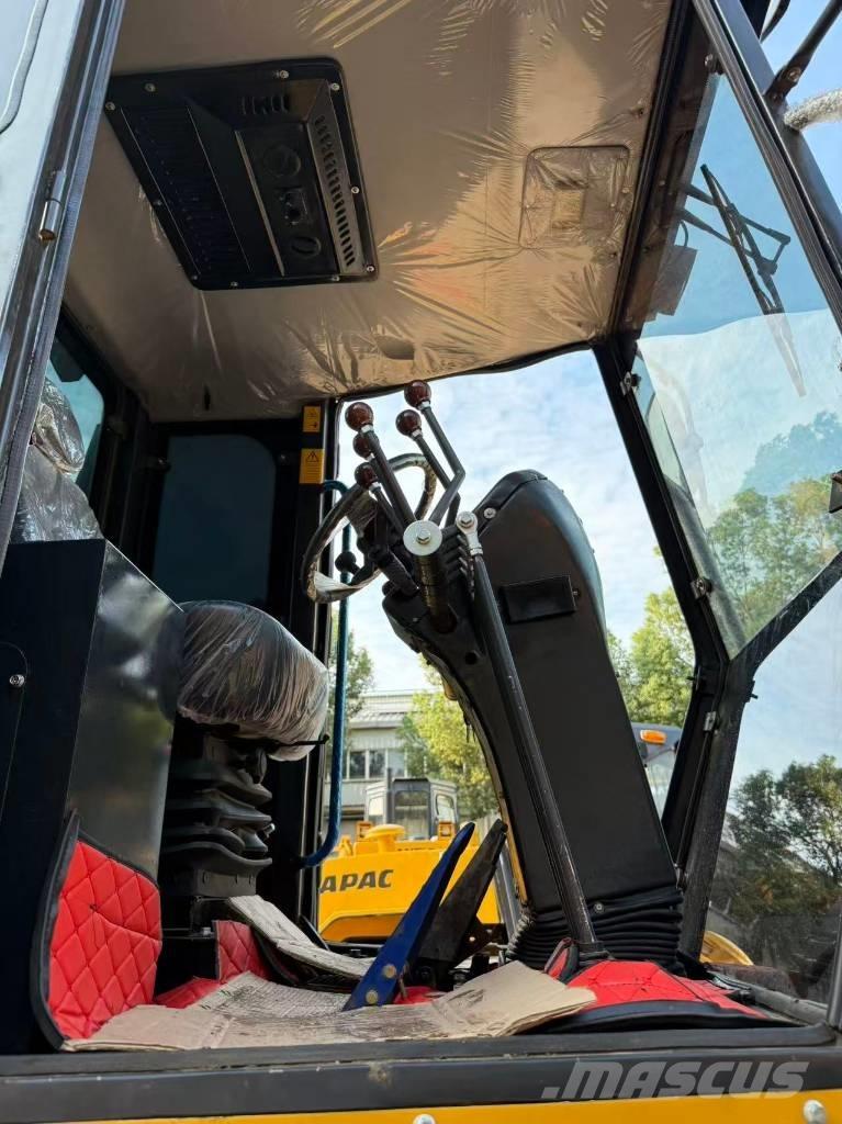 XCMG GR 1803 معدات تمهيد الطرق