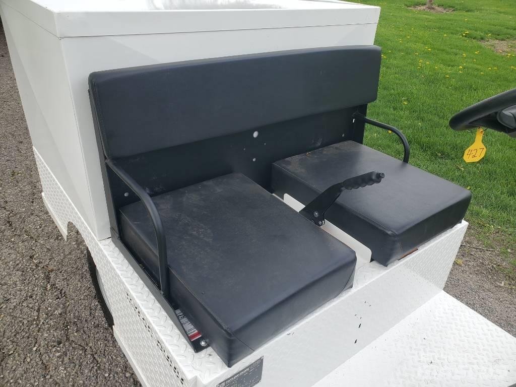 Taylor-Dunn R380 شاحنة قاطرة