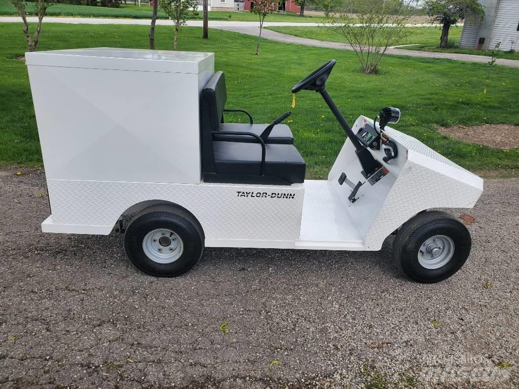 Taylor-Dunn R380 شاحنة قاطرة