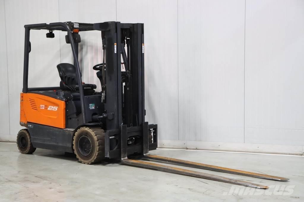 Doosan B25X-7 شاحنات ذات رافعات شوكية تعمل بالكهرباء
