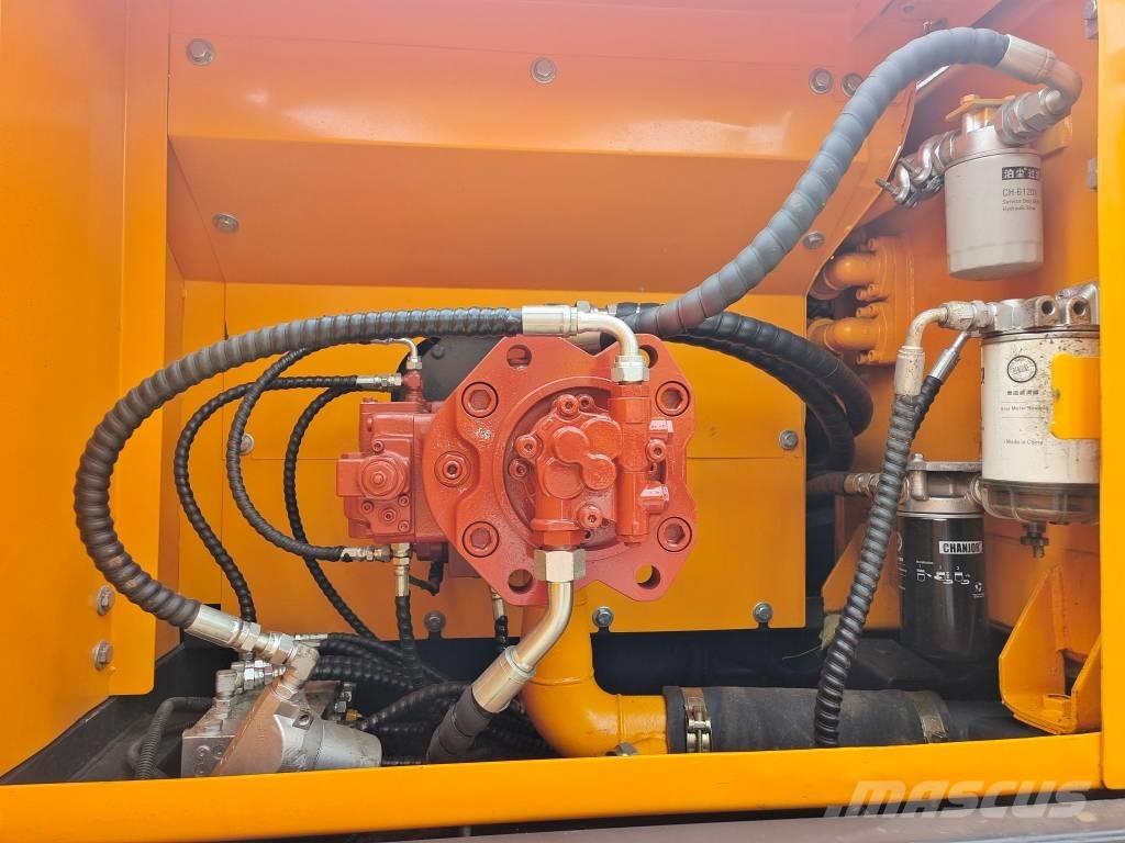 Hyundai HX 220 HD حفارات زحافة