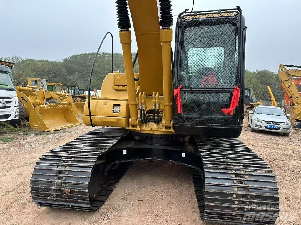 CAT 320 C حفارات زحافة