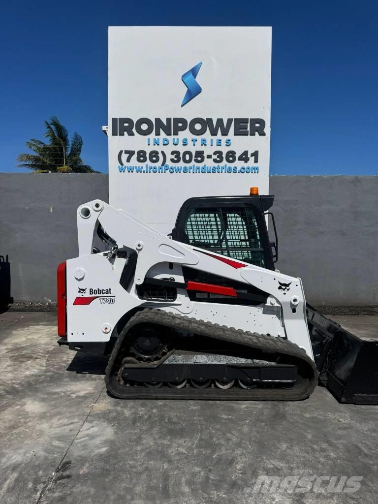 Bobcat T 740 لوادر انزلاقية التوجيه