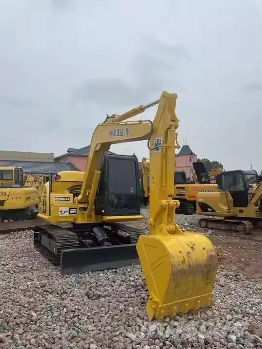 Komatsu PC70-8 حفارات وسط 7 طن - 12 طن