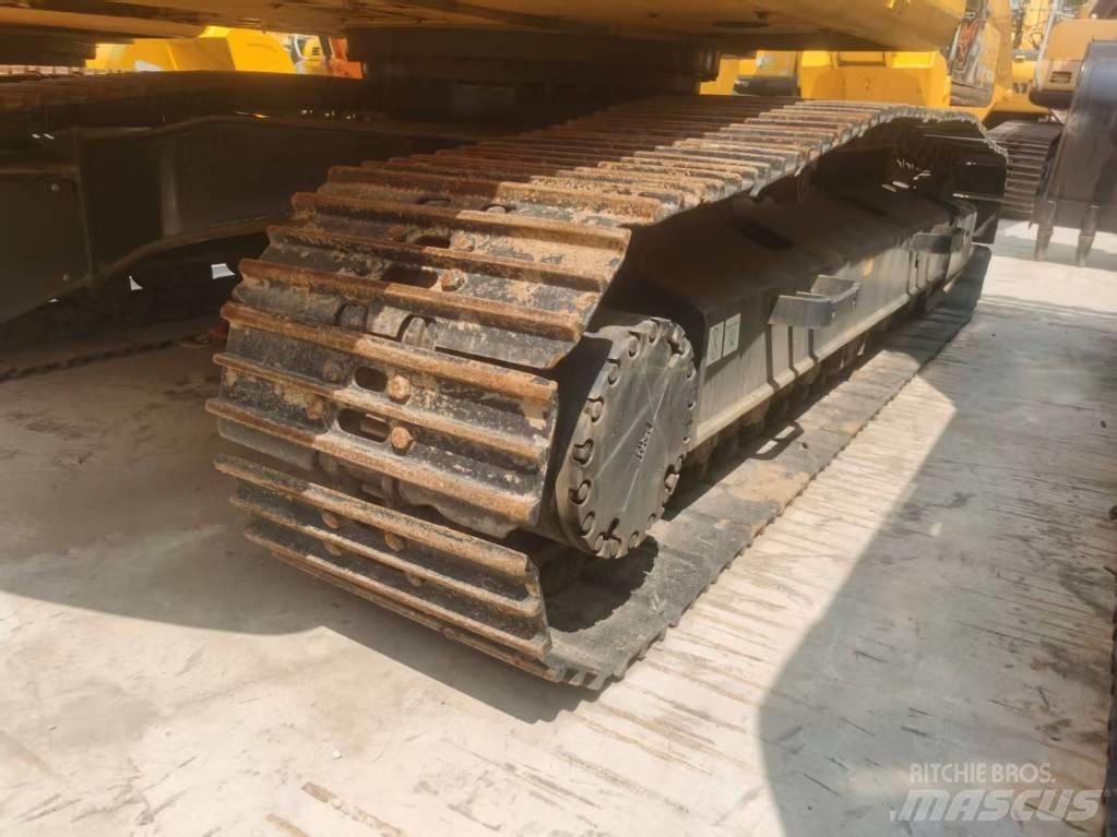 Komatsu PC 200-8 حفارات زحافة