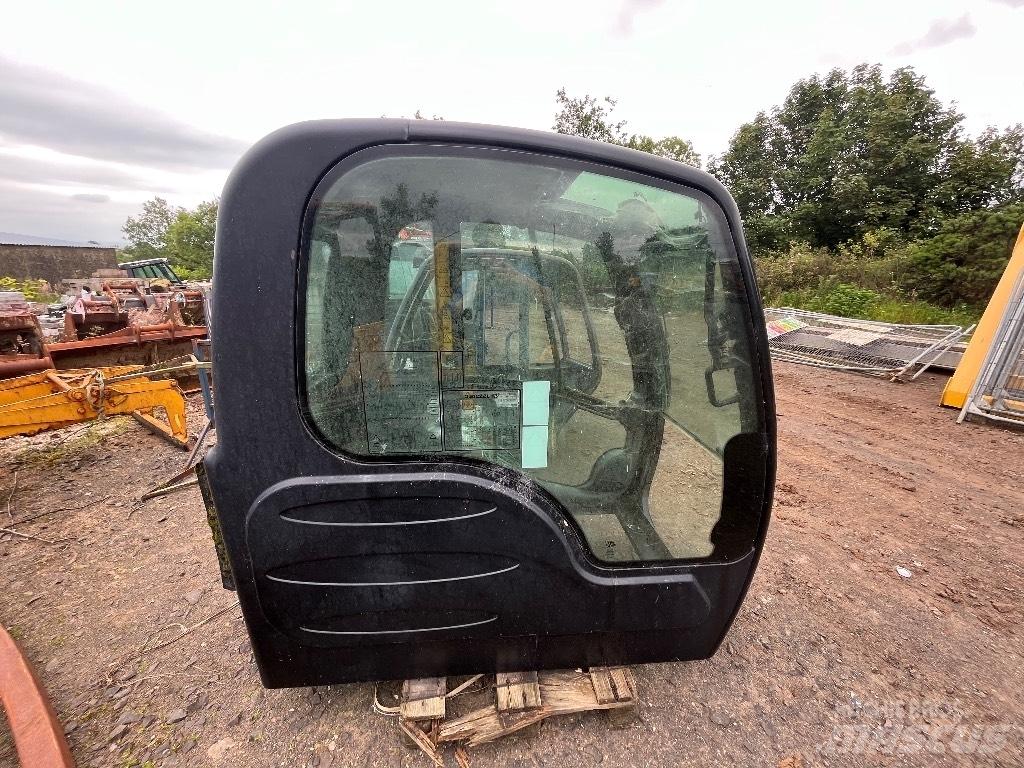 JCB JS220 Cabin / Cab حفارات زحافة