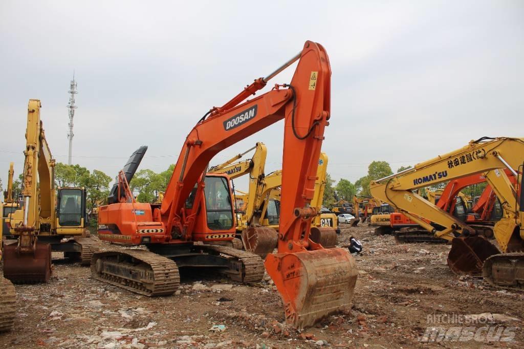 Doosan 220 LC-7 حفارات زحافة
