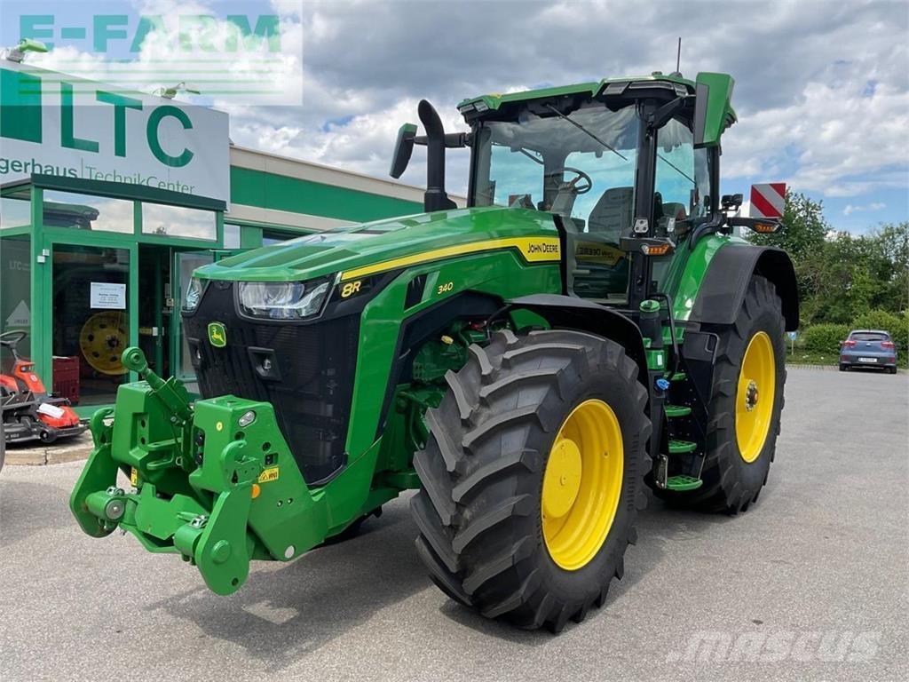 John Deere 8R340 الجرارات