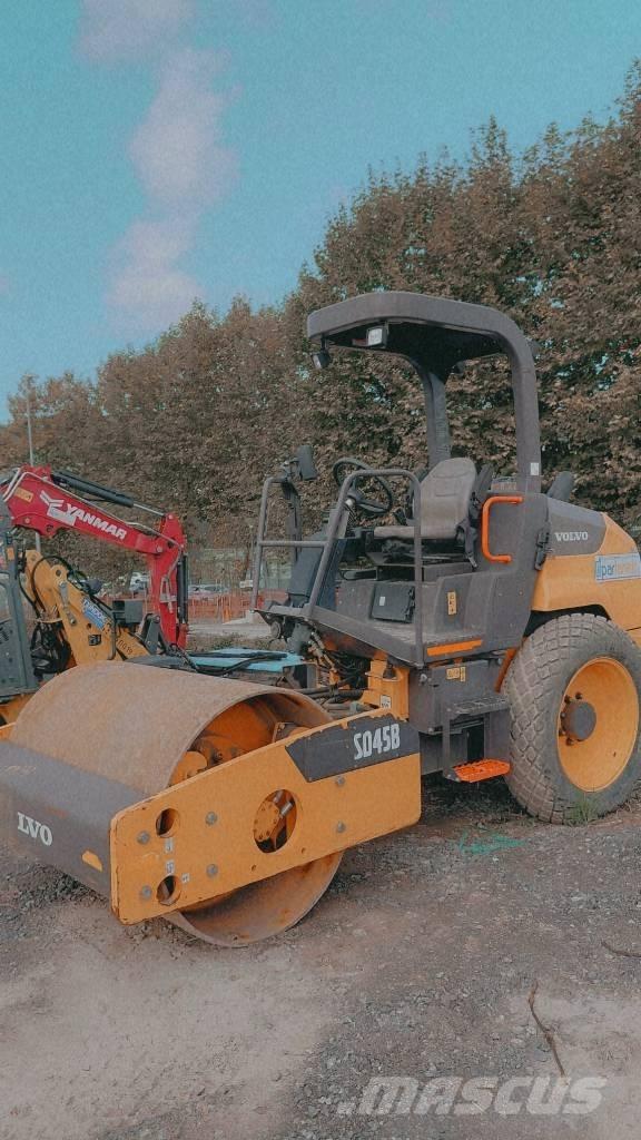 Volvo SD 45 B مداحل أحادية الأسطوانة
