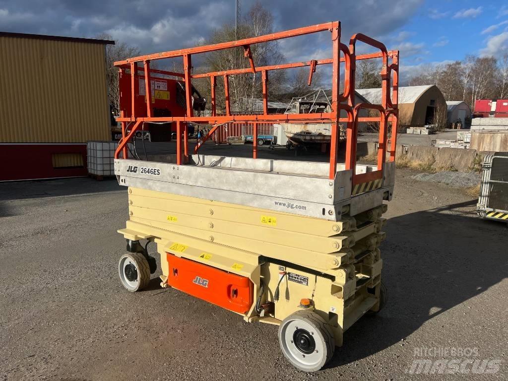 JLG 2646 ES رافعات مقصية الشكل