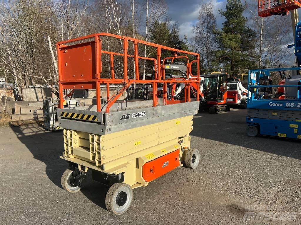JLG 2646 ES رافعات مقصية الشكل