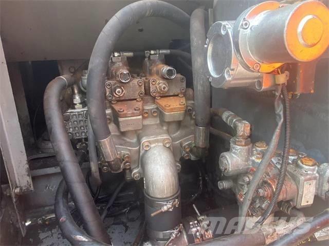 Hitachi EX120 حفارات زحافة