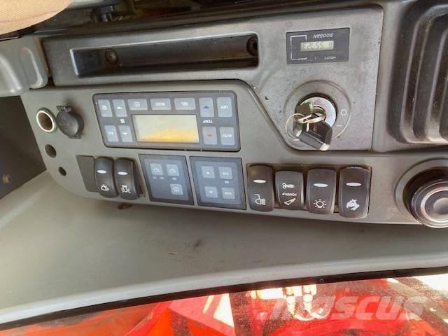 Doosan DX 235 LC حفارات زحافة