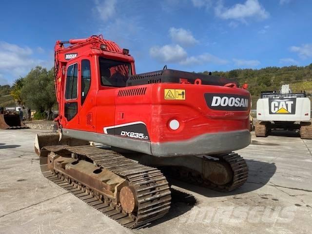 Doosan DX 235 LC حفارات زحافة