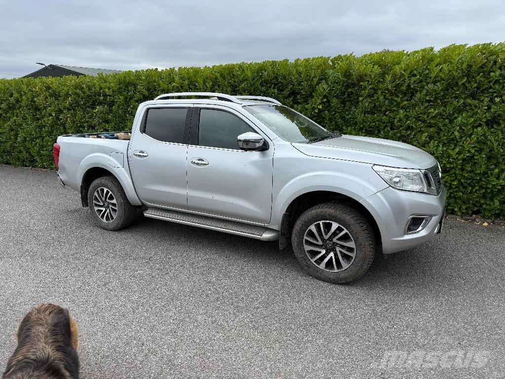 Nissan Navara شاحنات خفيفة/مفصلية الجوانب