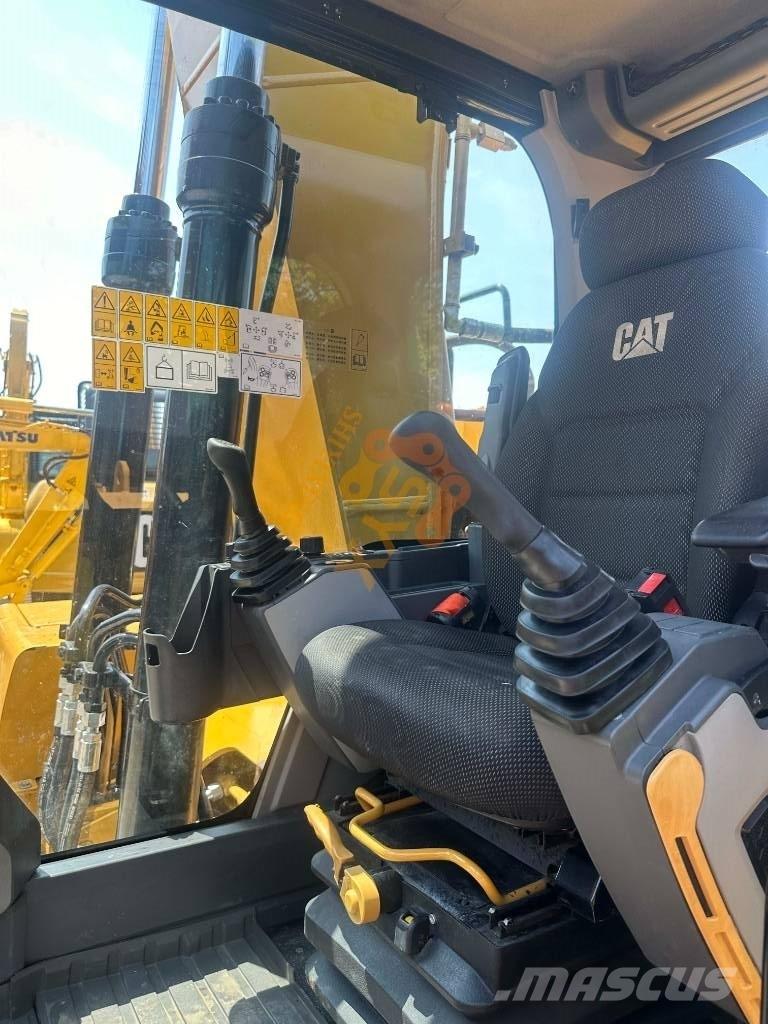 CAT 320 GC حفارات زحافة