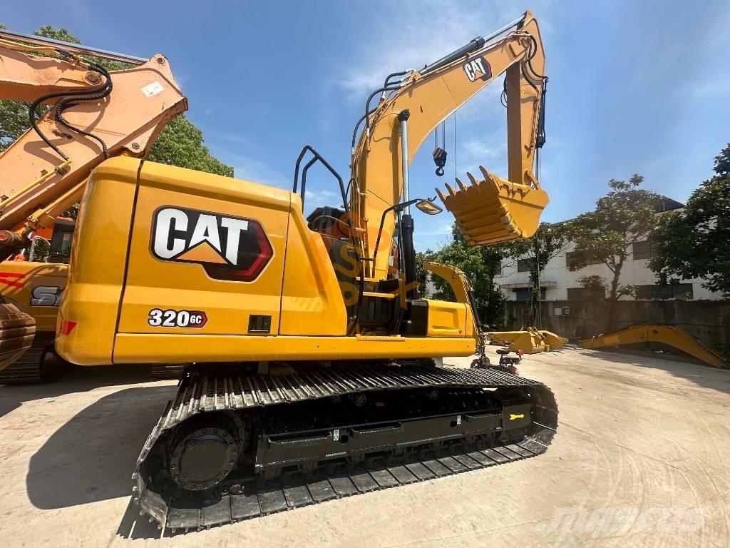 CAT 320 GC حفارات زحافة
